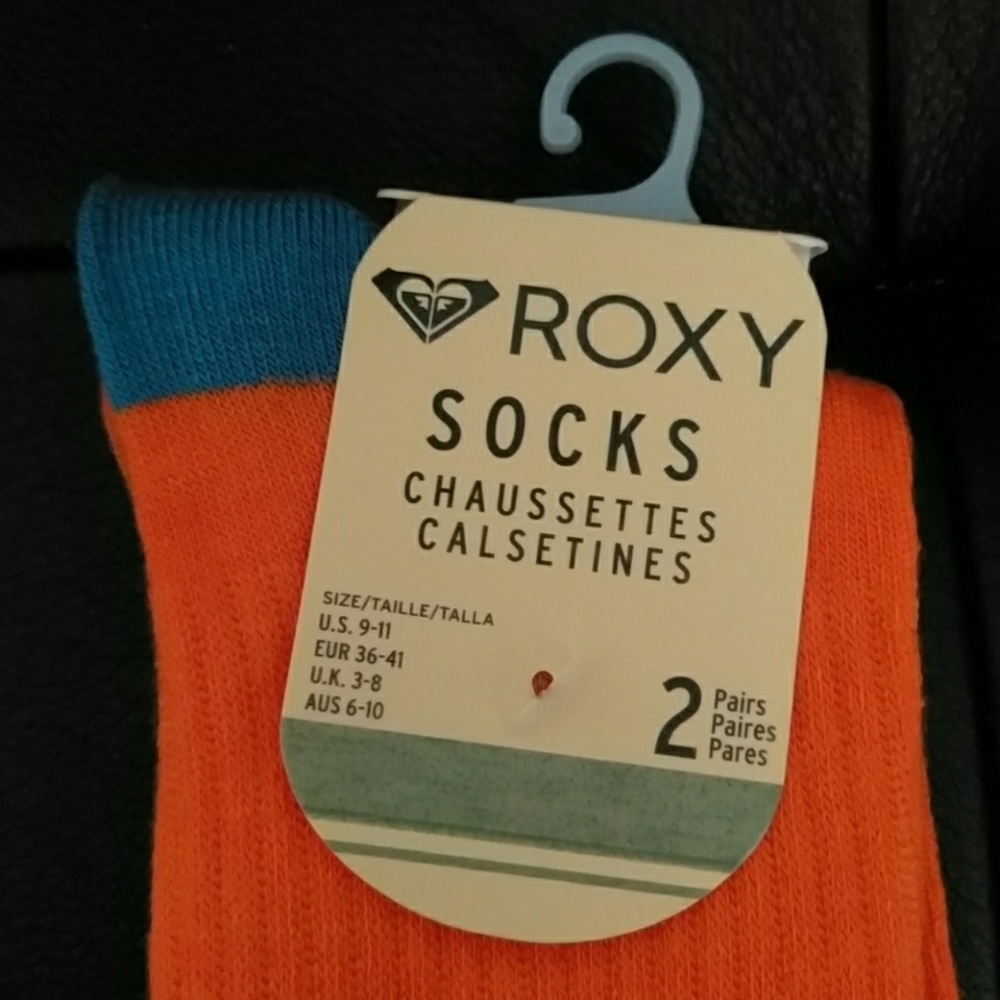 New Roxy "Gator" Socks - Picture 2 of 3